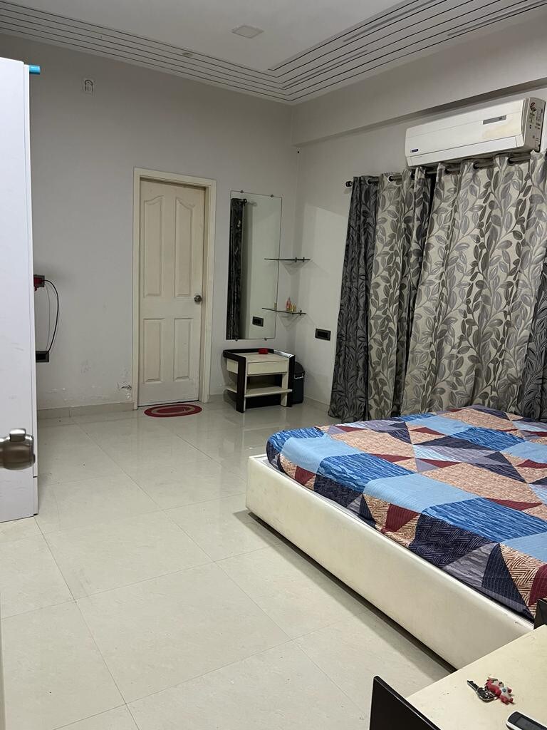 3BHK, furnished , balcony, Maid available