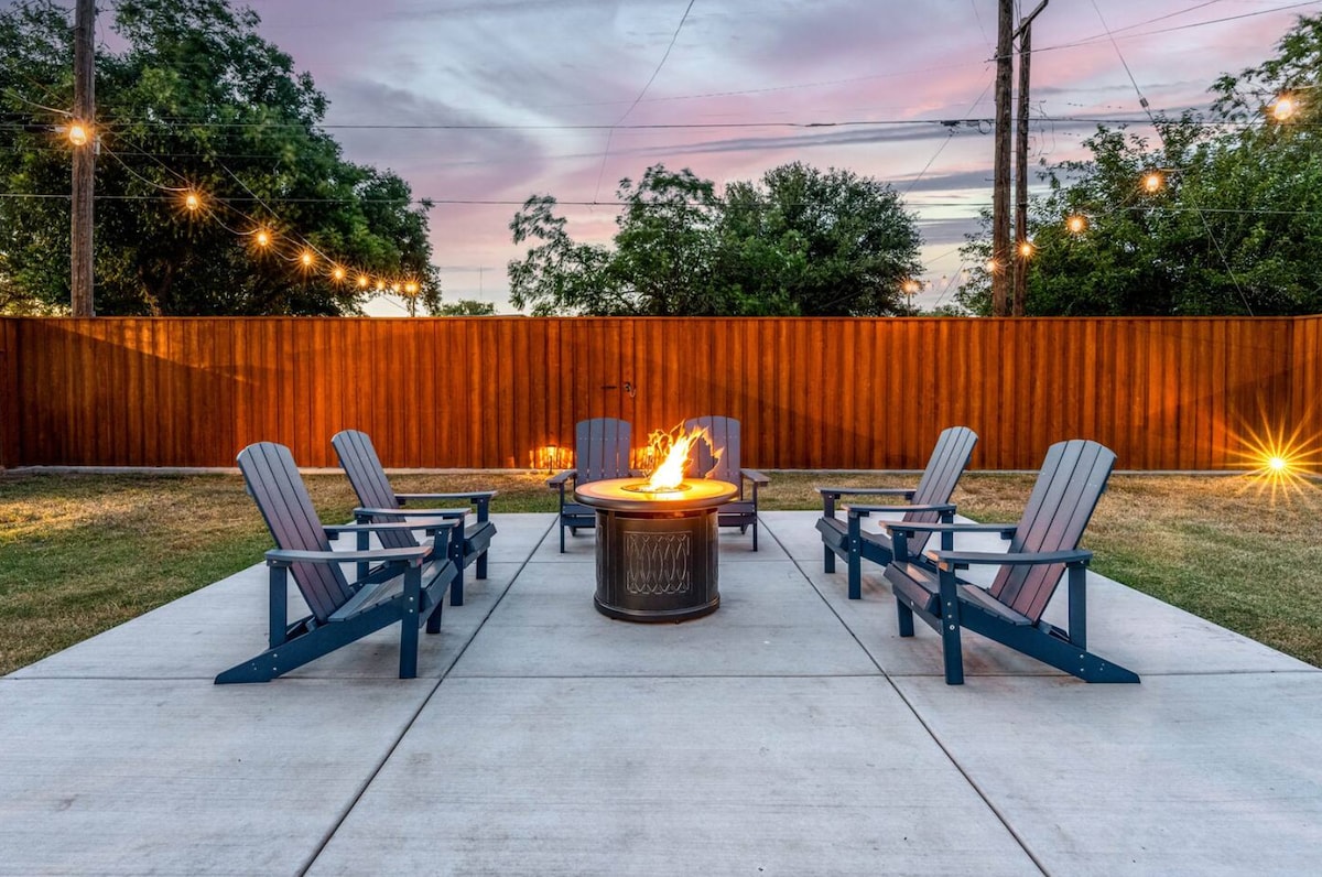 Admiral's Cottage/Quaint/Outdoor Fireplace/Central