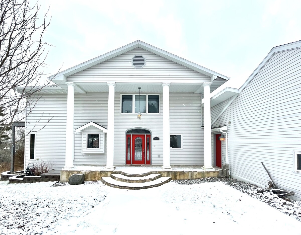Spacious home in Bayfield.