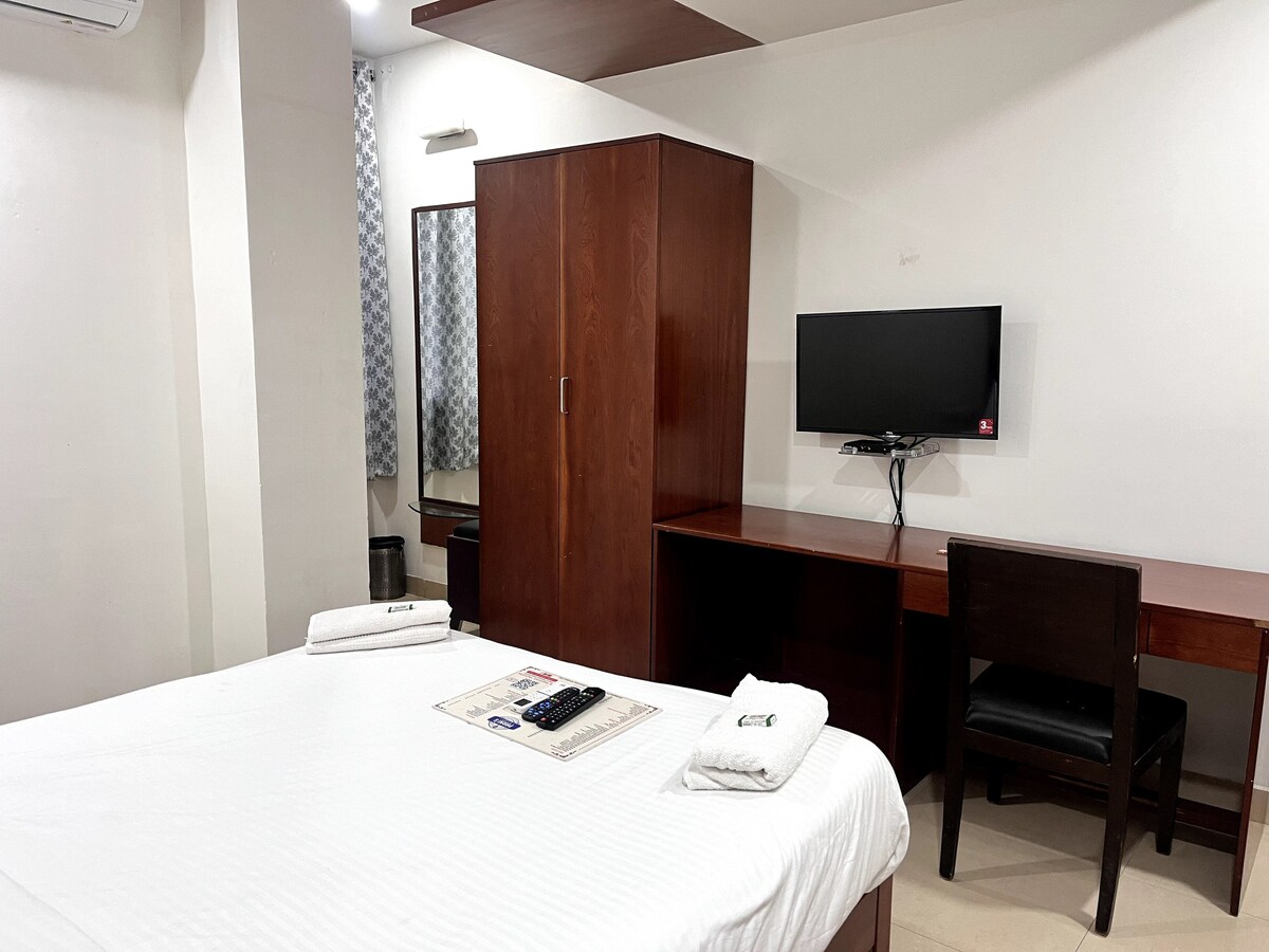 Room in Hotel, Hitech city, Madhapur