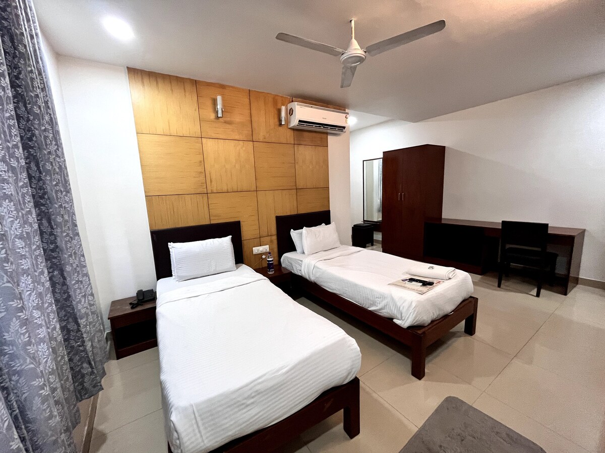 Room in Hotel, Hitech city, Madhapur