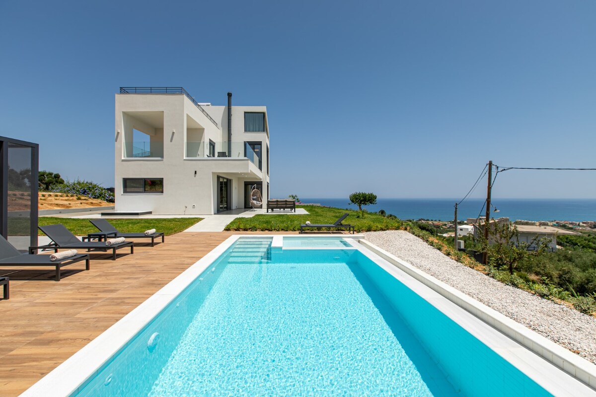 Lux villa 20 sleeps*2 Pool* Sea view*8 Bedrooms