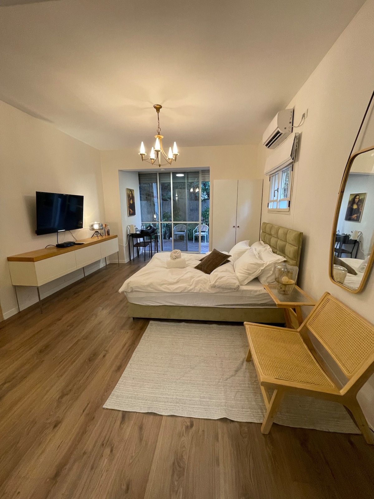 Airbnb studio apartments 2  TLV