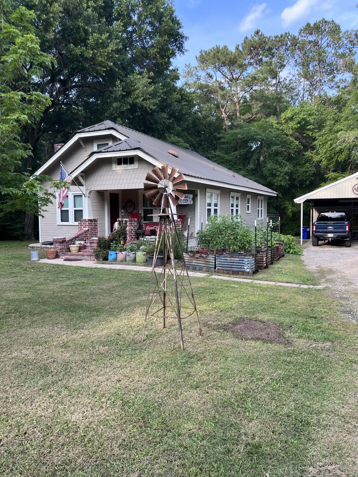 Farm house on 5 acres