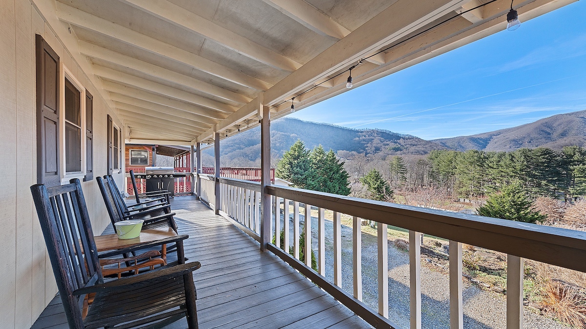 Smoky Mountain Solace-Stunning Views! Pet Friendly