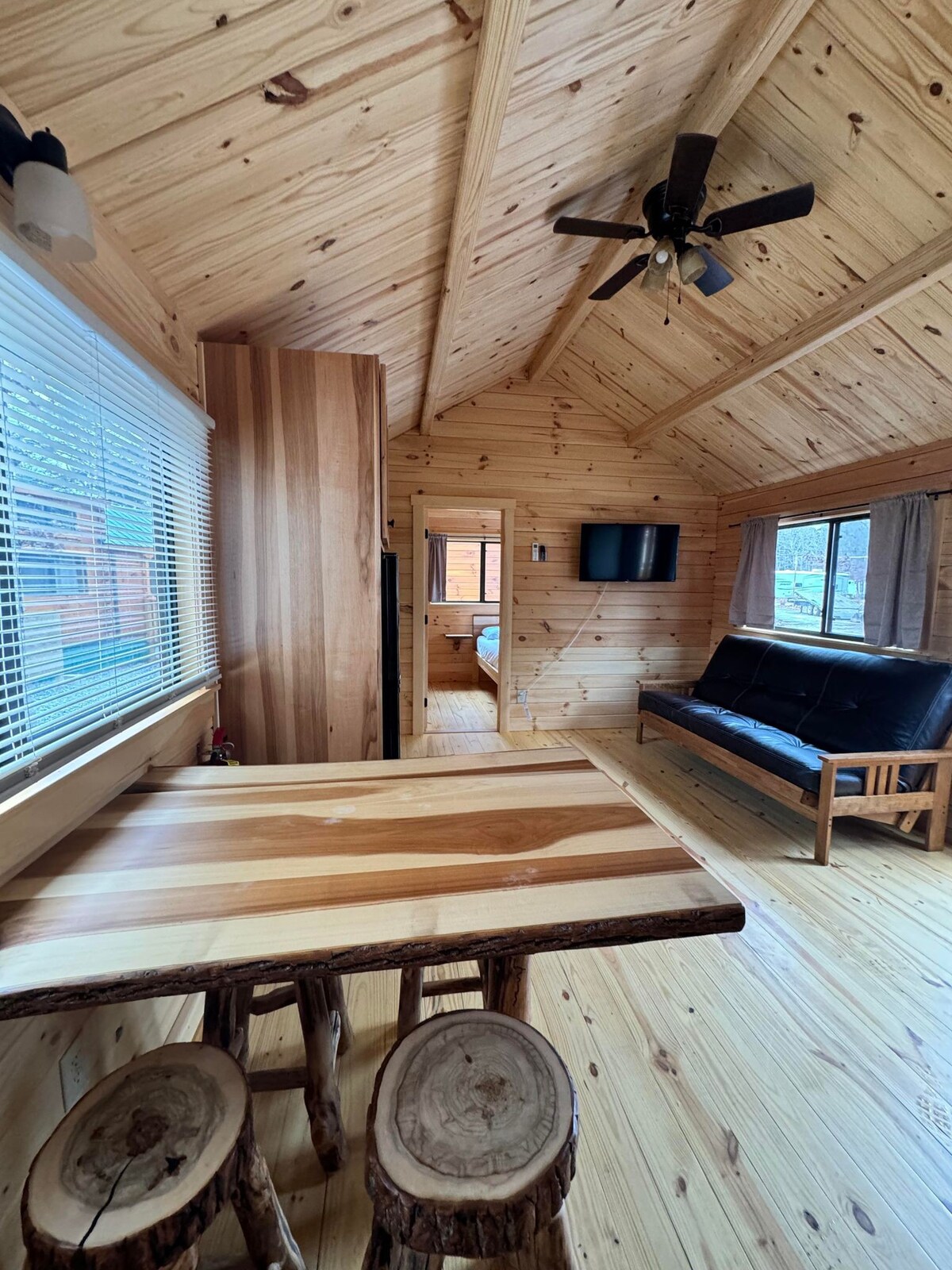 Log Cabin w/ Loft - Beach Resort