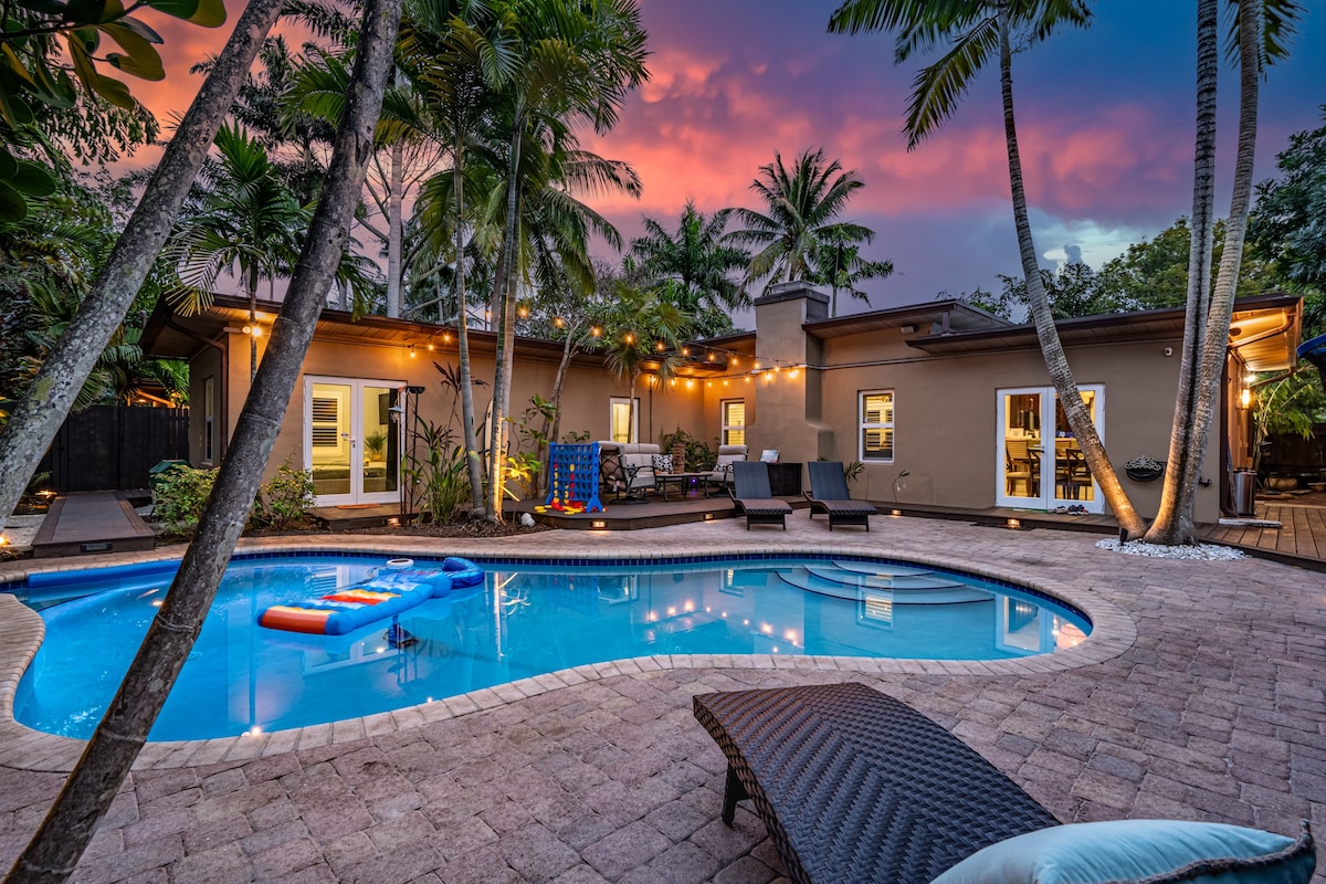 The Peacock Oasis~Tropical~*Heated Pool*~Fire Pit