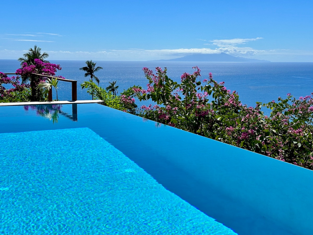 Infinity Luxury Villa - Stunning Sea & Piton Views