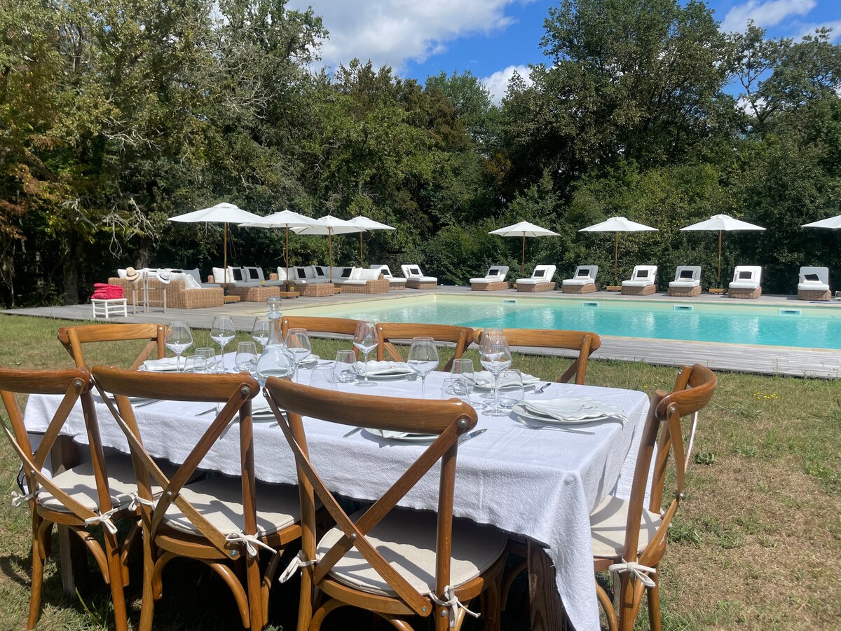 Belle propriété avec piscine chauffée et gardien