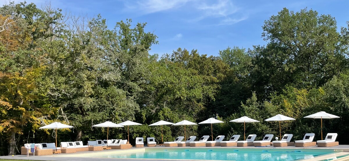 Belle propriété avec piscine chauffée et gardien