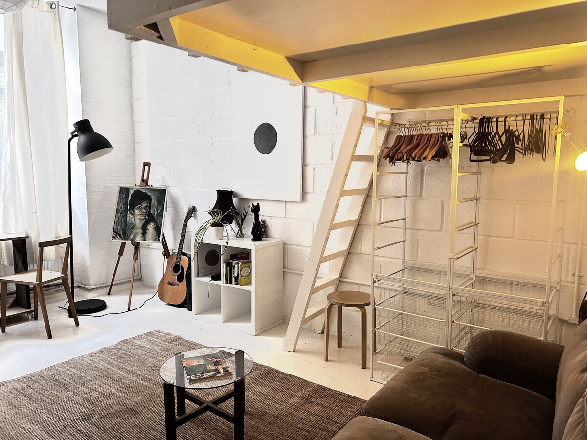 Artists little studio flat