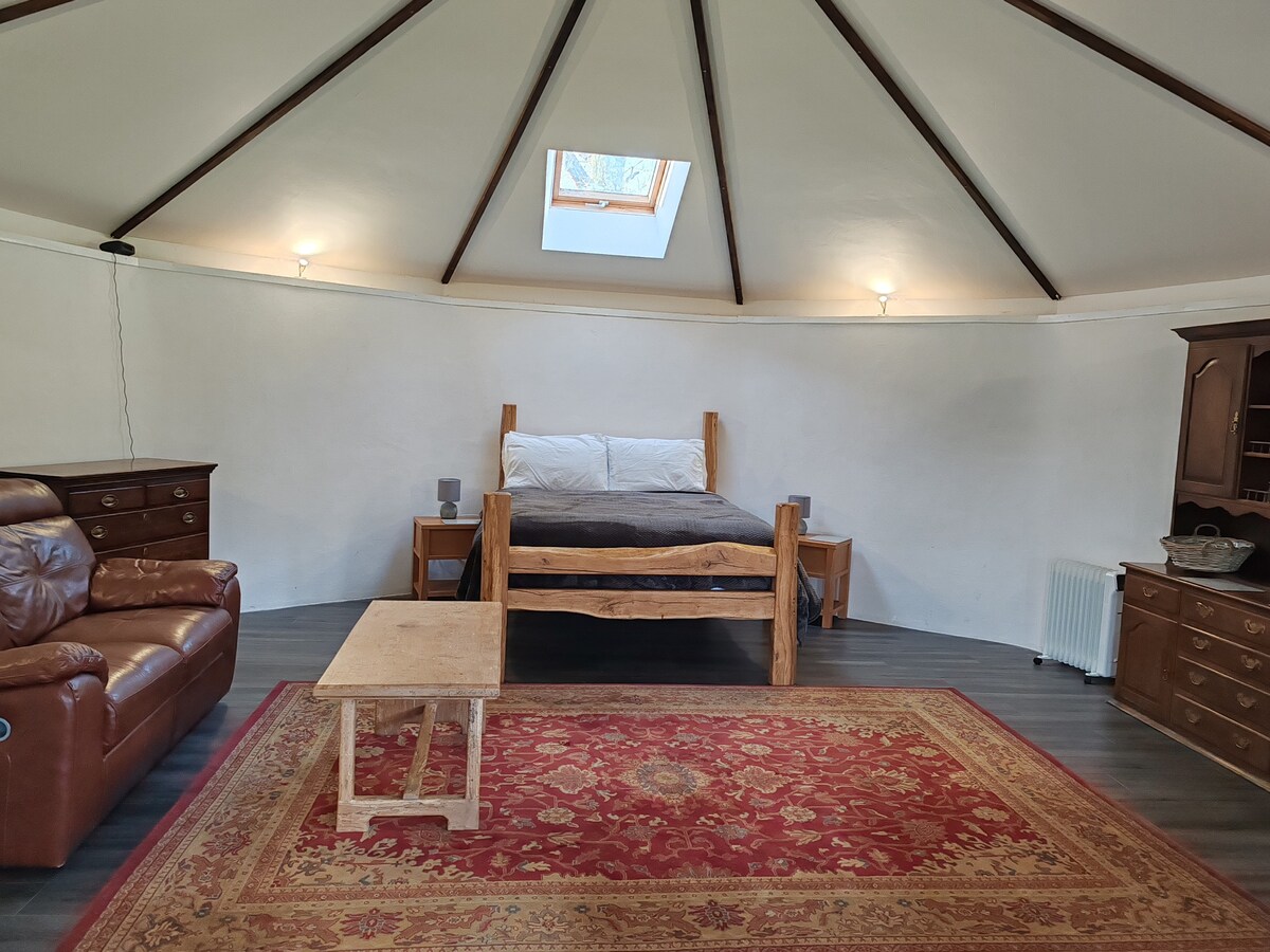 Glamping at the Buzzards nest Somerset - Oak.