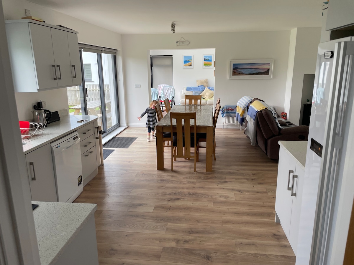 New 4BR family home in Dunfanaghy - 100m to beach