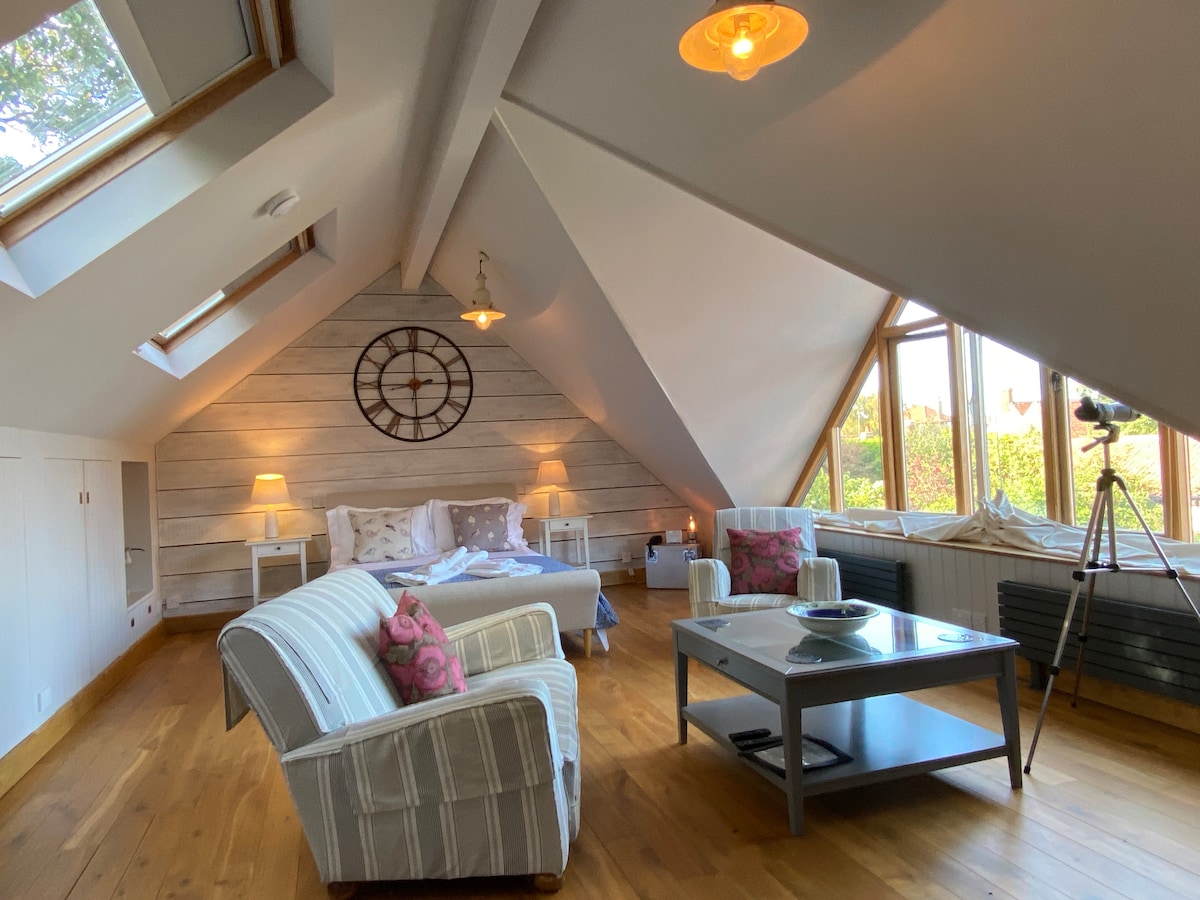 The Loft Blakeney with sea views