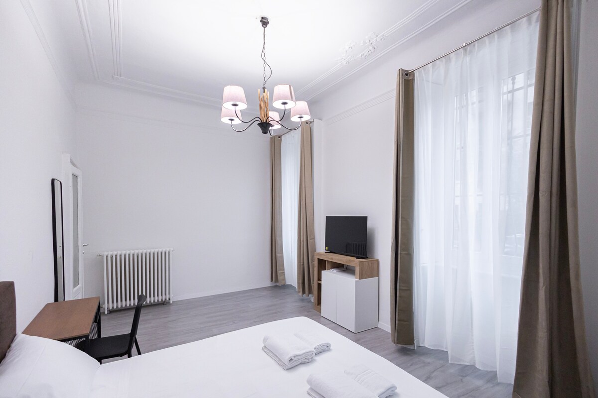 Elegant Liberty Four-Room Flat in Risorgimento