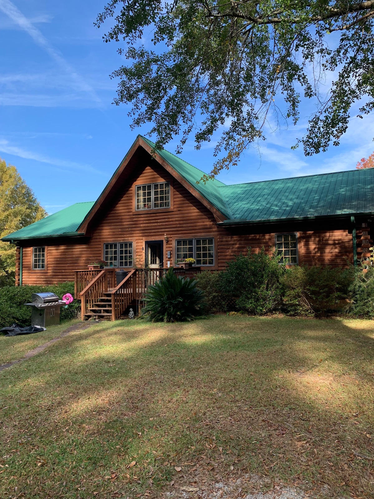 Lake Front Log Cabin