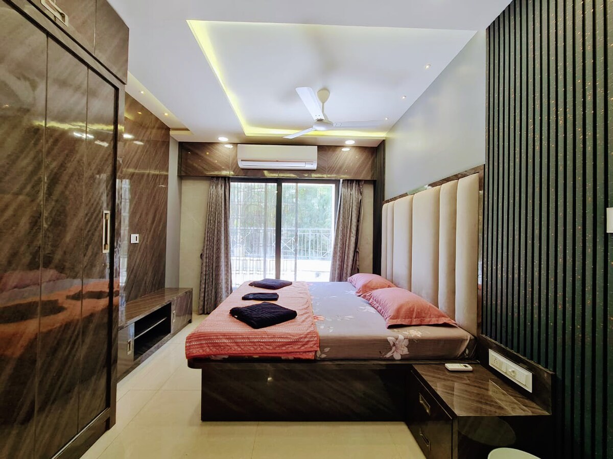 Bliss 78: Beautiful 2BHK Apt with Private Terrace