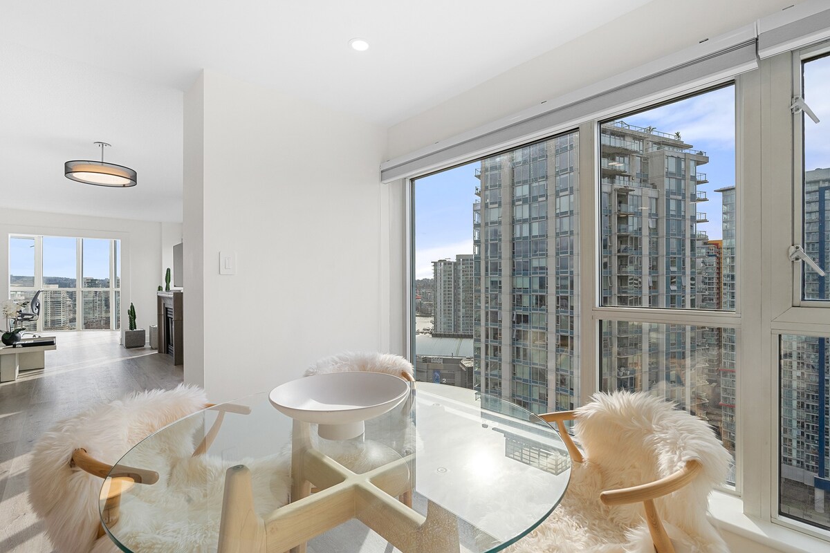 Central, high rise, 2Bed/2Bath, downtown Vancouver