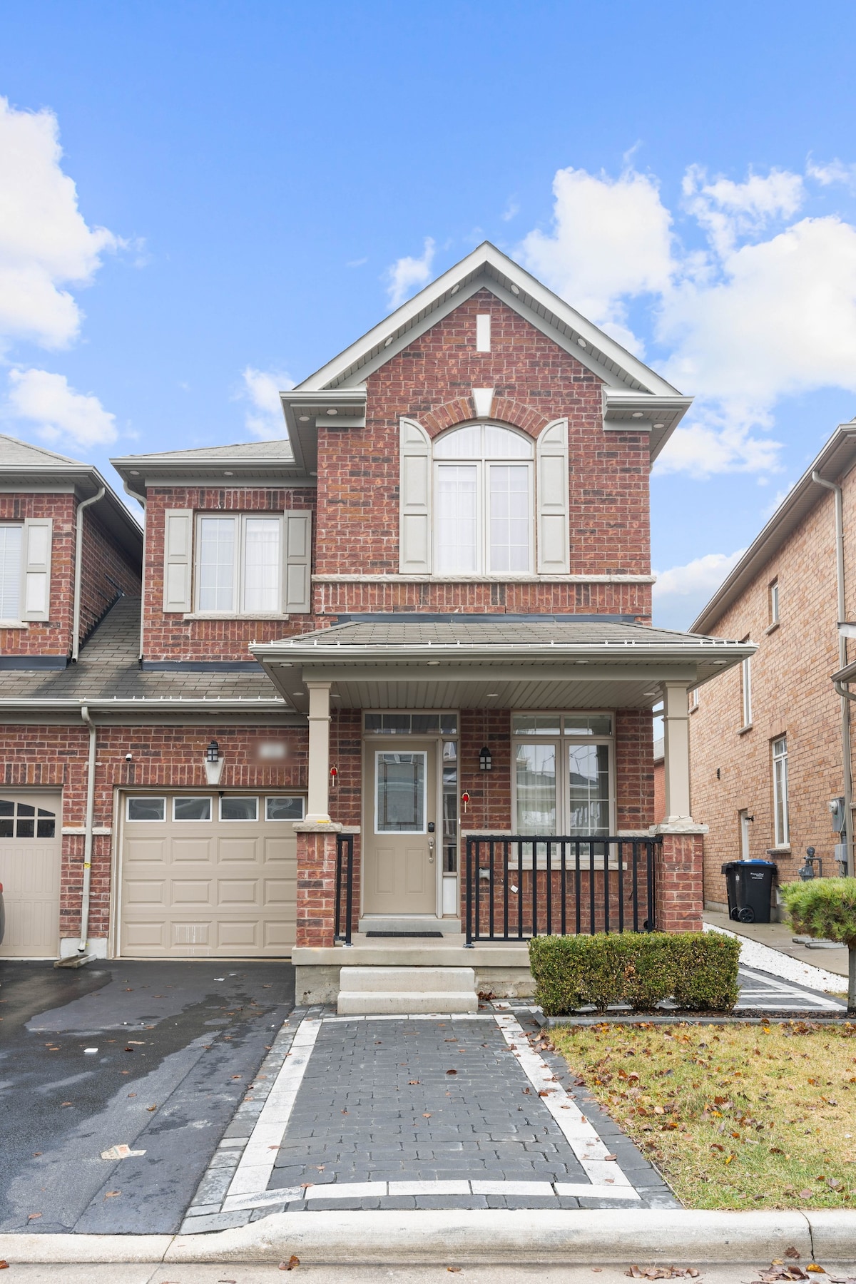 Modern Gem ~ Fully Equipped ~ Patio ~ Brampton