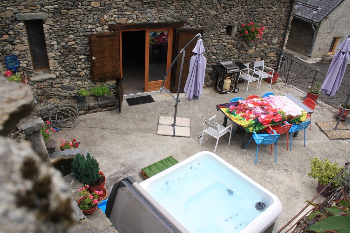 靠近Luchon和Peyragudes乡村小屋，配备3星级热水浴缸