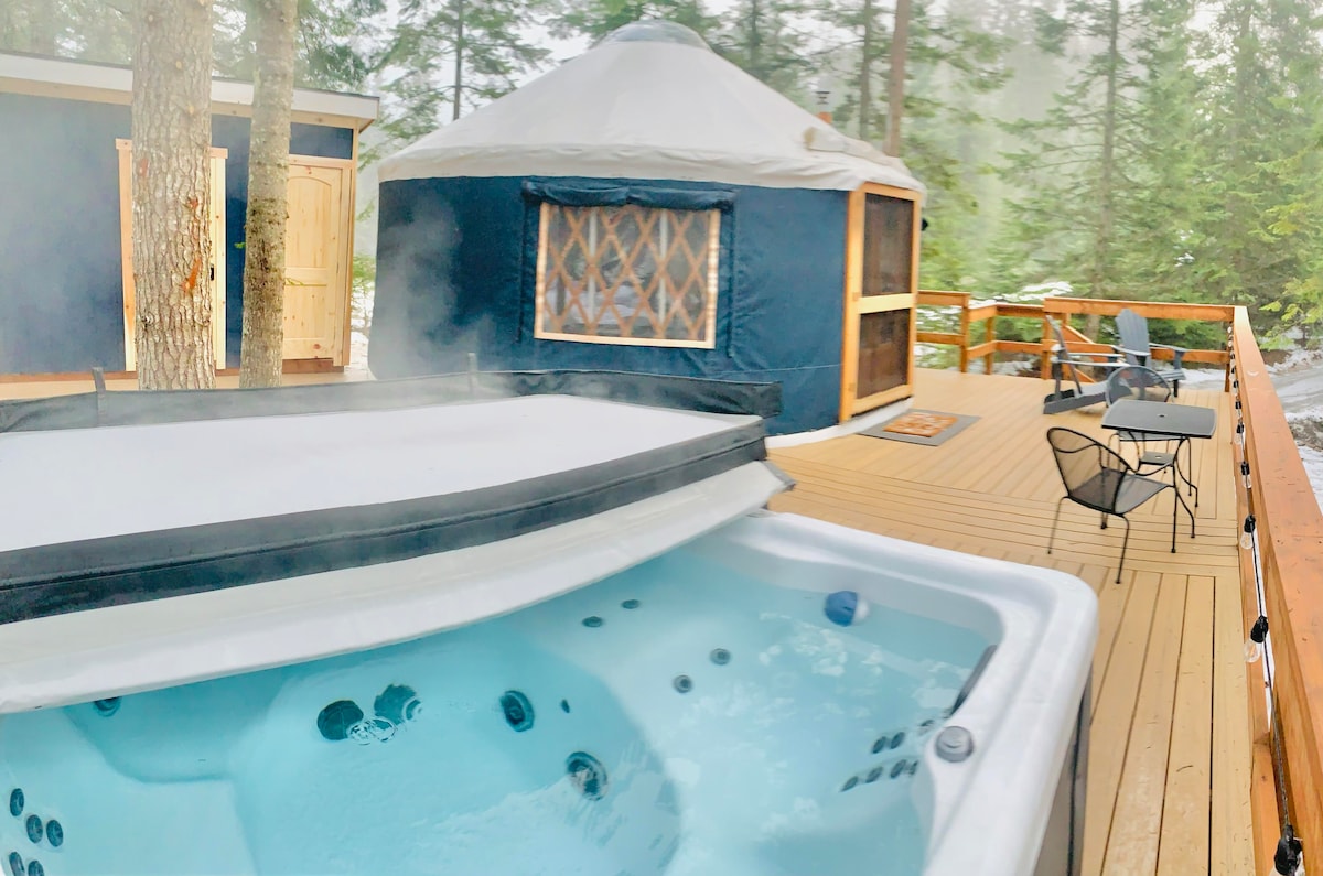 Romantic Getaway by Lake Pend Oreille-Luxury Yurt