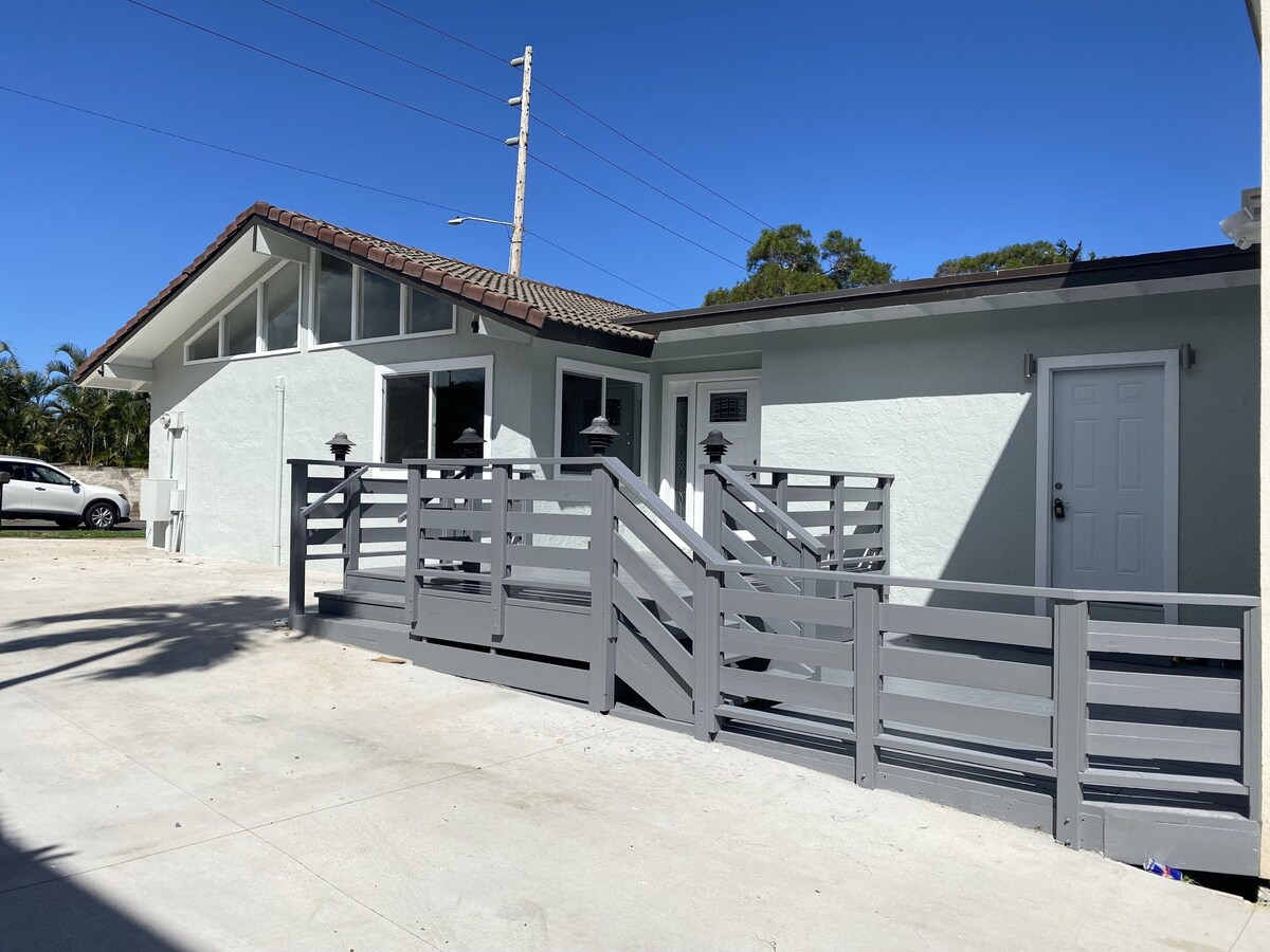 3 bedroom 2 bath Kailua Cottage