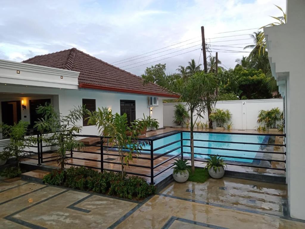 5 Bed Rooms Villa in Nilaweli