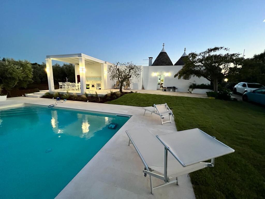 Trullo Serena con piscina privata in Puglia