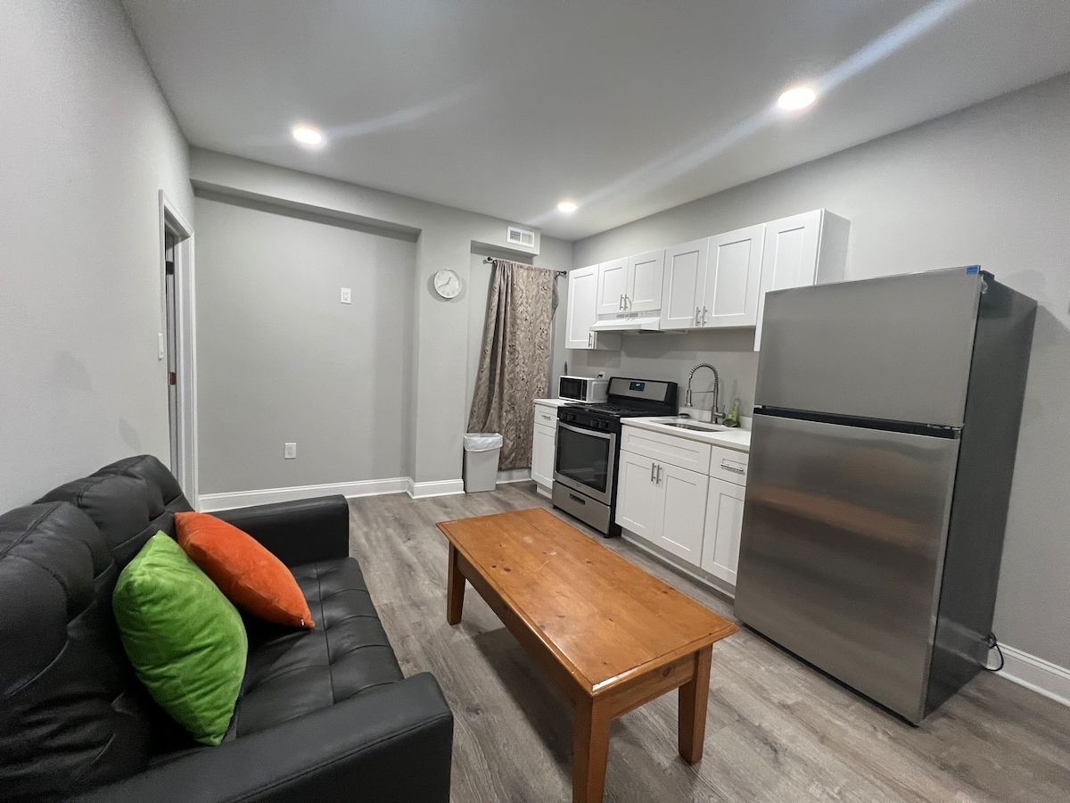 Private Space for 2 with Kitchen, TV, and Wi-Fi!