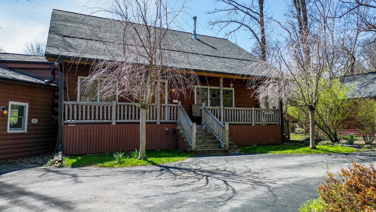 Deer Run Lodge Log Cabin