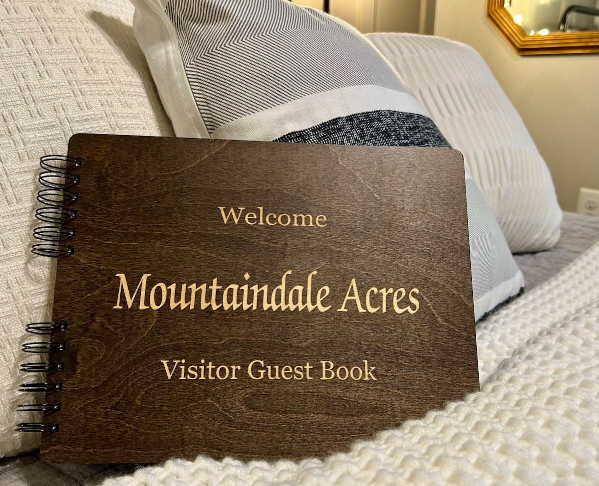 Mountaindale Acres: Blue Room