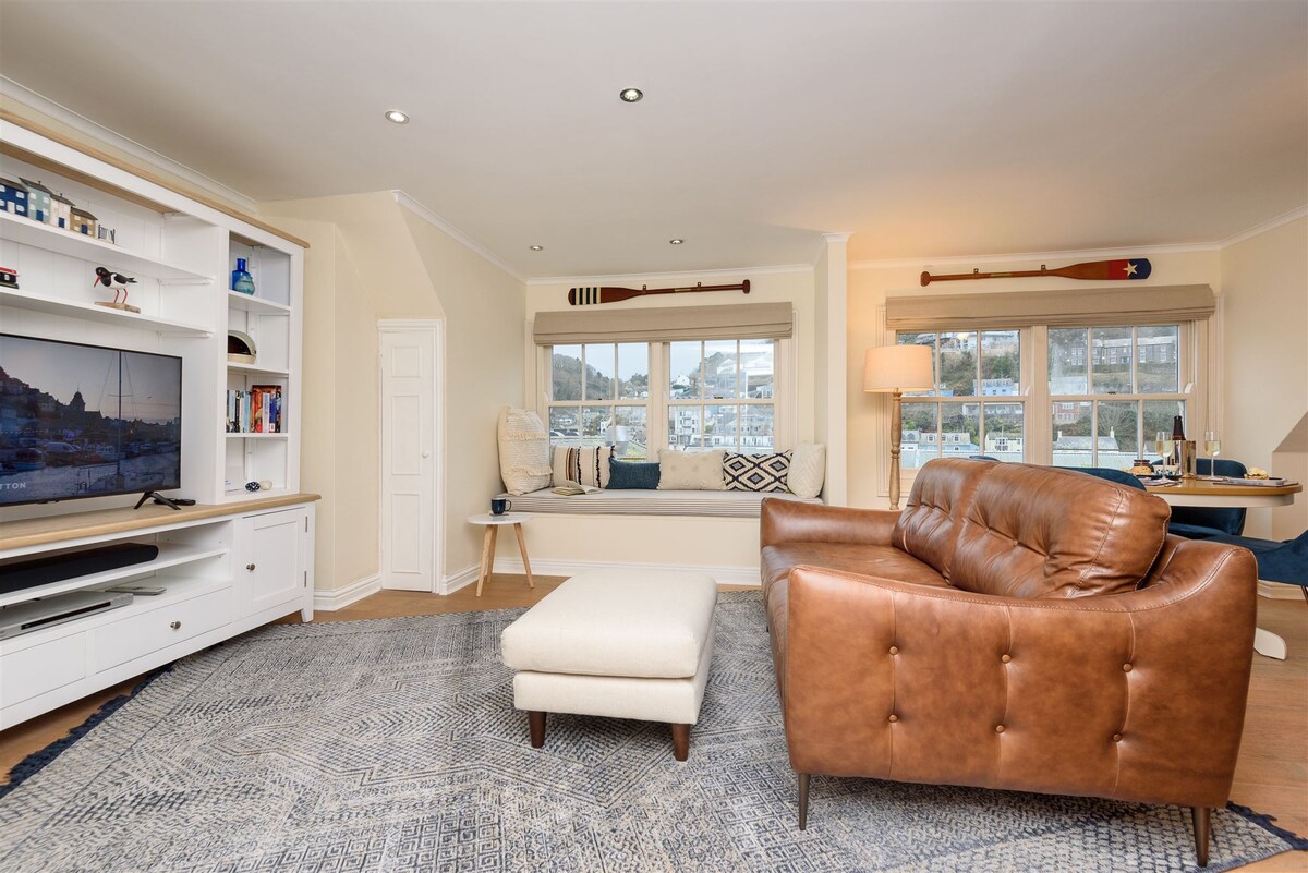 Beautifully refurbished town centre apartment