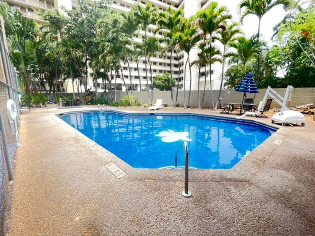 Private studio+ free parking! near Hilton Lagoon