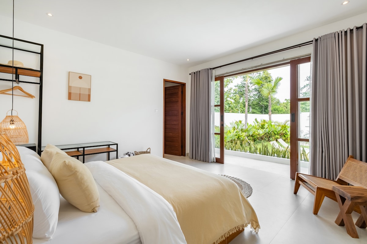 Casa Maro: A Minimalist & Tropical Villa Uluwatu