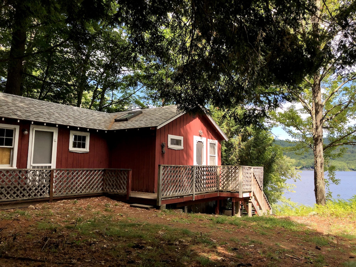 Little Red Wing 50s Lake Cabin