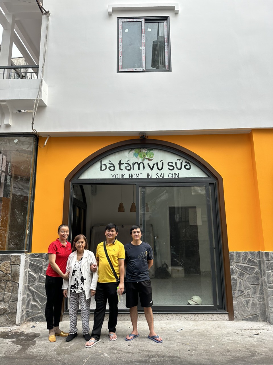整套房子7间客房， 8个卫生间，位于西贡（ Sai Gon ）中心。
