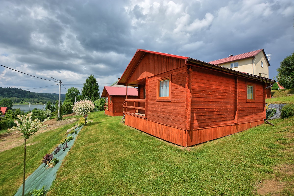 Bieszczady山脉的木质小屋