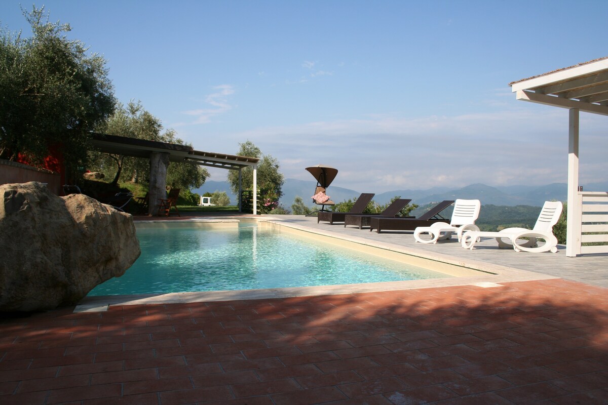 Villa in Lunigiana, swimmingpool