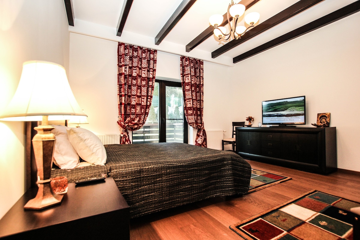 Room in Luxury Villa
