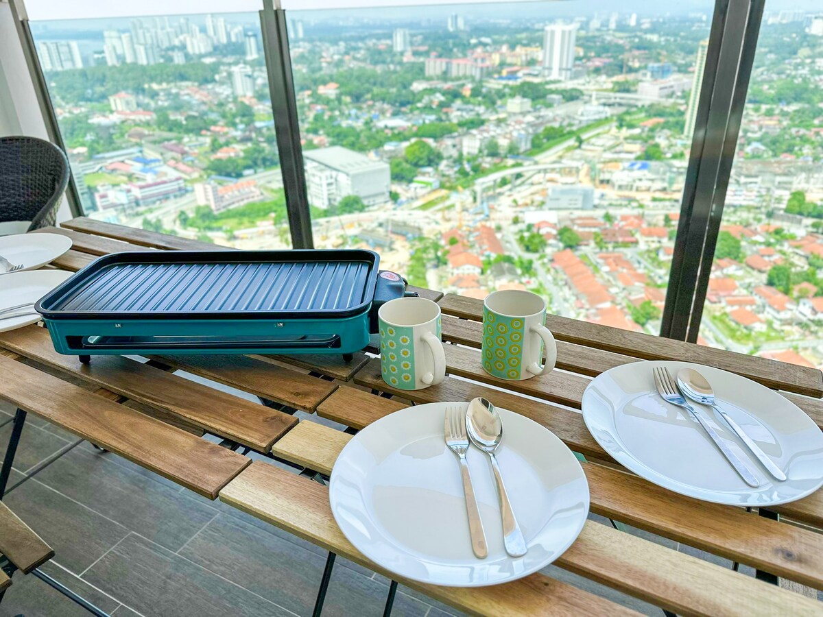 【Private BBQ】Tritower D'Glitz Suite【6pax |Mahjong】