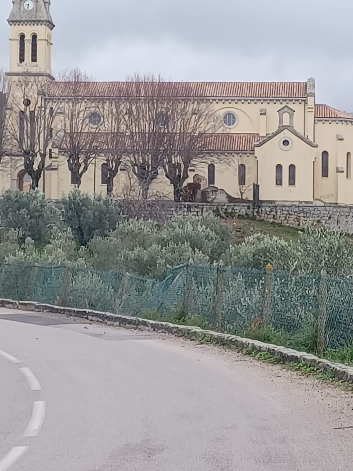 Petite maison de village entièrement équipée