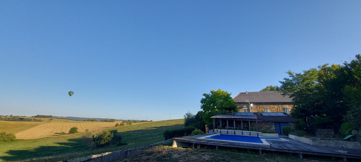 山边的乡村小屋