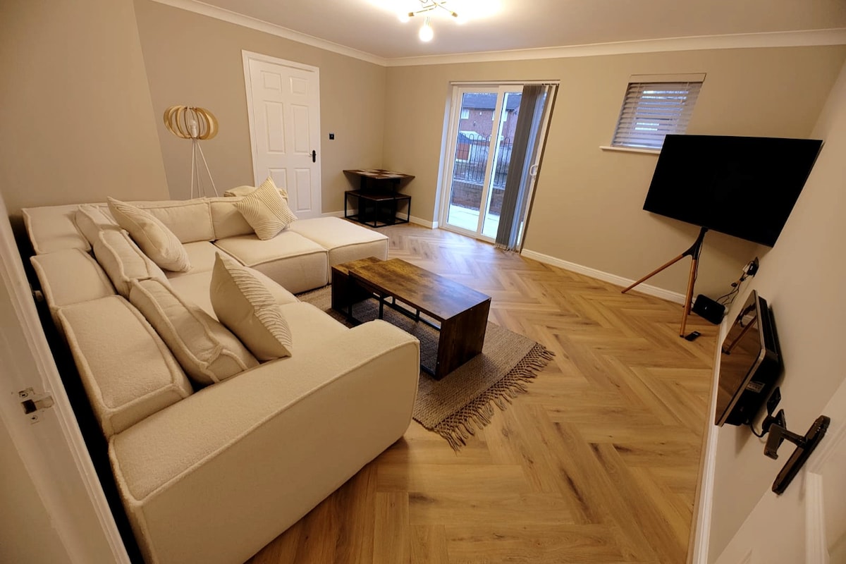 2 Bedroom Apartment In Manchester - Stretford - OT