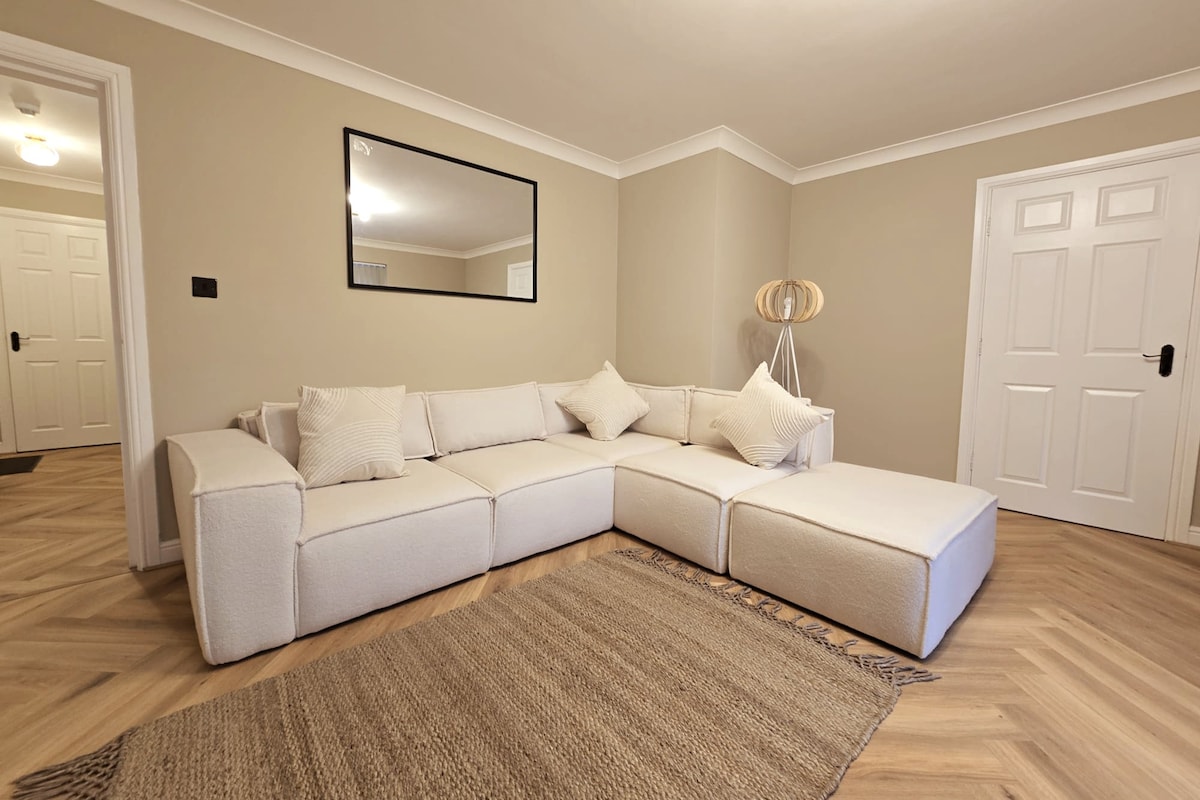 2 Bedroom Apartment In Manchester - Stretford - OT