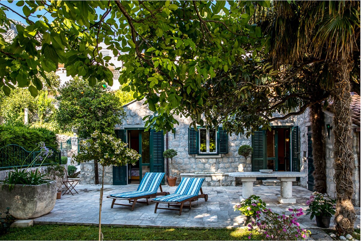 Relax in a dalmatian stone house