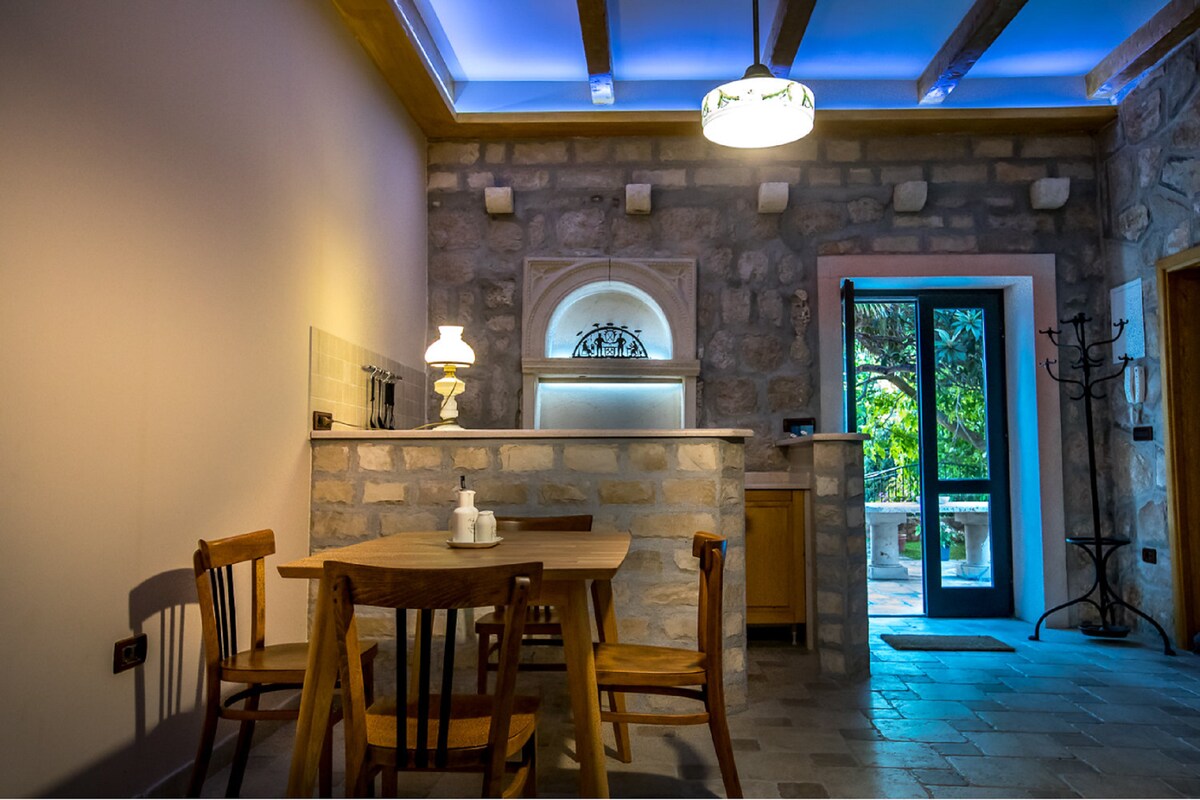 Relax in a dalmatian stone house