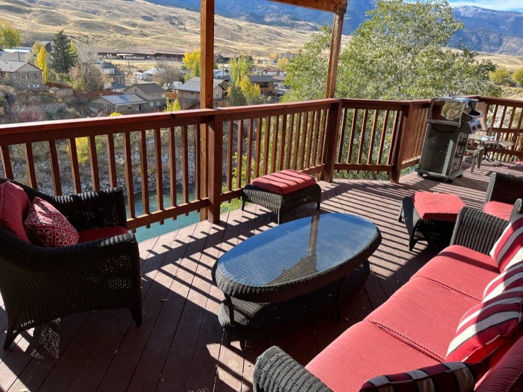 Grizzly Den Cabin at Yellowstone