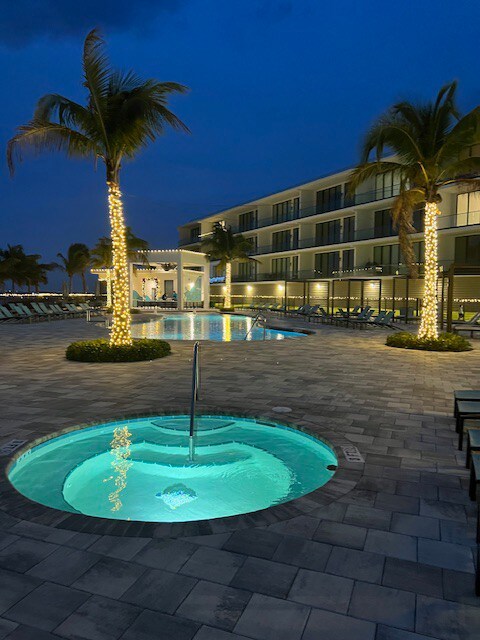 3BD/3BR condo, resort pool, hot tub, beach access
