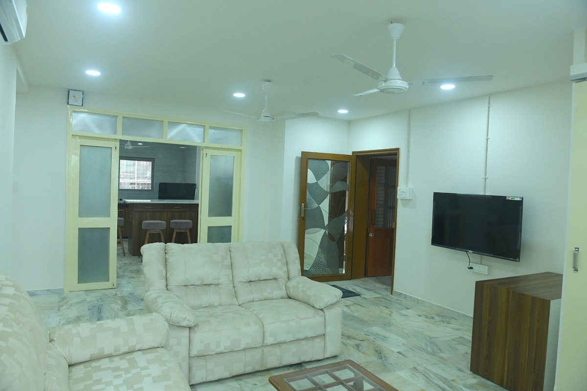 6 Bed and Bath Fully Furnished