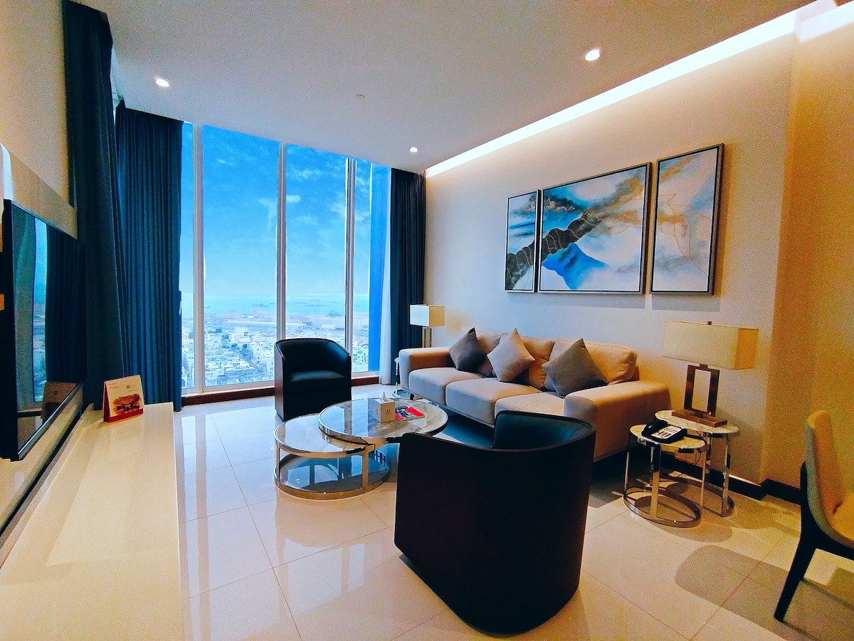 Luxurious Royal 3-Bed Apartment: Exquisite Living